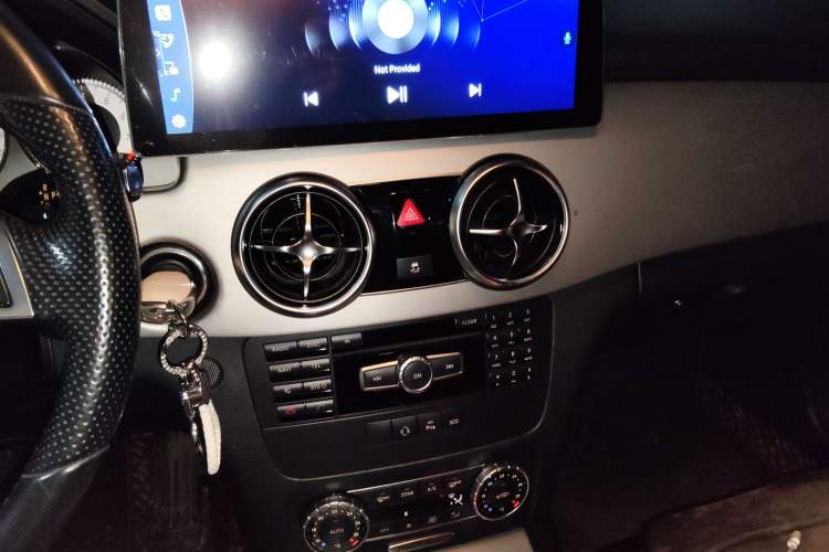 Used Mercedes-Benz GLK-Class 2015 GLK 260 4MATIC Dynamic Edition Ultimate Version
