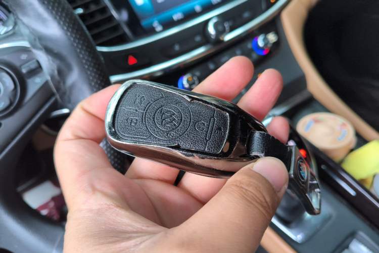 Used Buick LaCrosse 2016 20T Elite Edition Vehicle Key