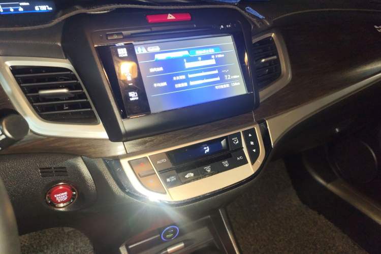 Used Honda Jade 2014 1.8L Automatic Comfort Elite Version 5 Seats Audio And AC Panel