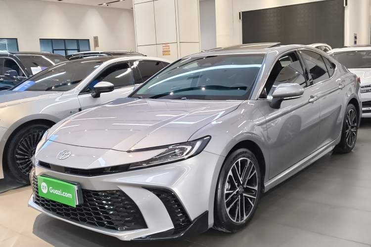 Used Toyota Camry 2026 Model Dual-Engine 2.0HSE Sport Lite Edition