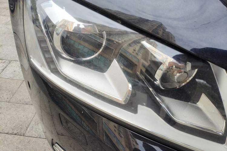 Used Volkswagen Magotan 2015 1.8TSI Prestige Model Right Front Headlight