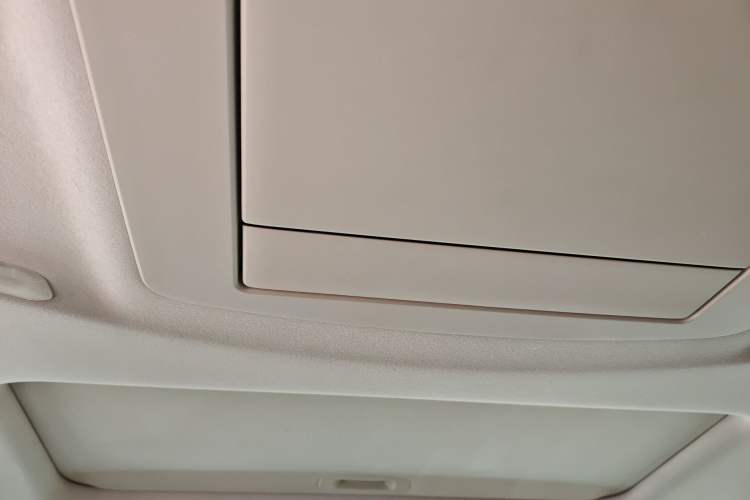 Used Toyota Alphard 2020 Dual-Engine 2.5L Luxury Edition
