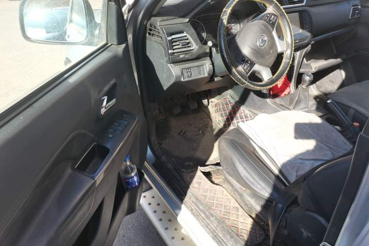 Used Great Wall Wingle 5 2017 2.4L European-spec Gasoline 2WD Elite Model with Big Double Cab – 4G69S4N
