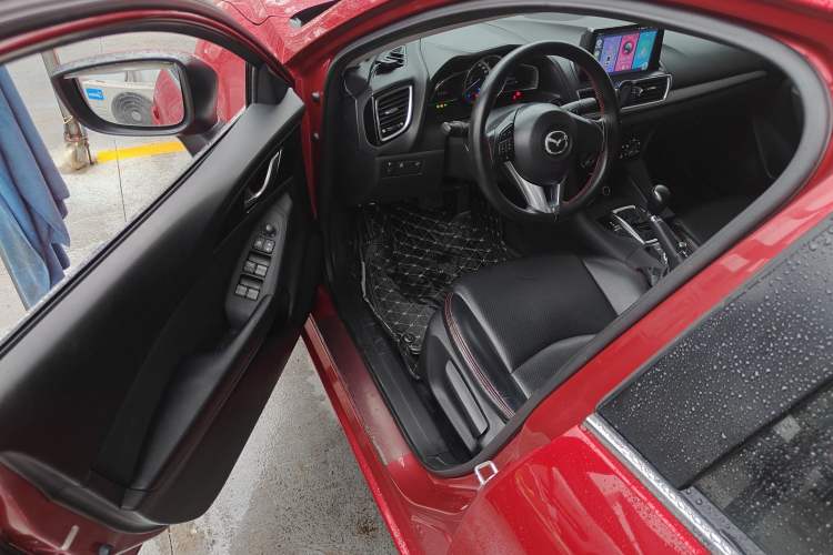 Used Mazda Mazda 3 Axela 2016 Sedan 1.5L Automatic Comfort Model