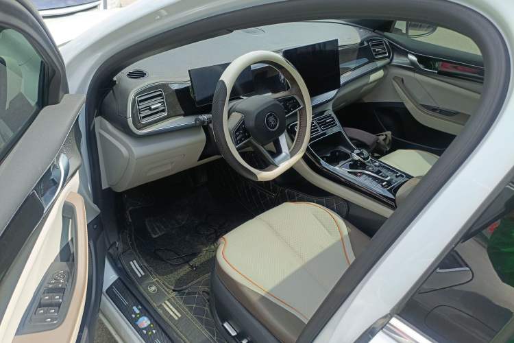 Used BYD Qin PLUS 2023 Champion Edition DM-i 120KM Beyond Model
