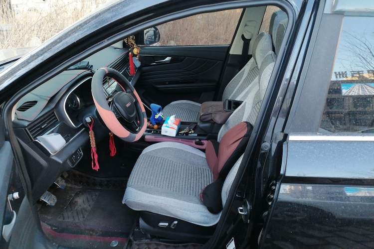 Used Sinotruk VGV U70 2021 1.5T Manual Enjoy Edition 7-Seater