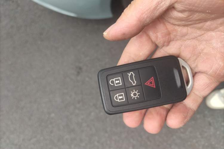 Used Volvo V40 2018 T3 Zhiya Edition
