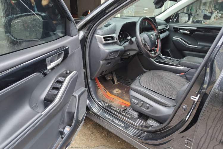 Used Toyota Highlander 2022 Dual-Engine 2.5L Four-Wheel Drive Prestige Version 7 Seats Driver Seat