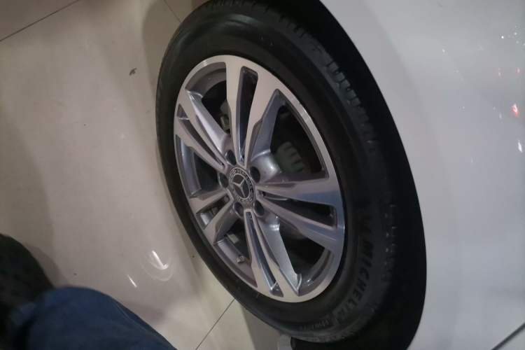 Used Mercedes-Benz C-Class 2021 C 200 L Fashion Edition Sport Version Right Rear Wheel Hub