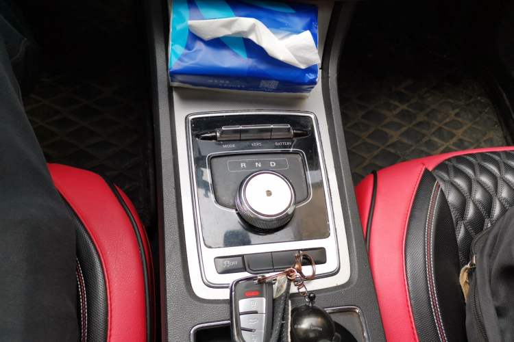 Used Roewe i6 New Energy 2017 45T Hybrid Connective Smart Luxury Edition Gear Lever