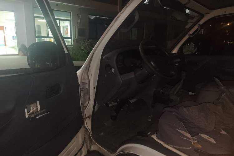 Used Jinbei Hiace 2016 2.0L Express Series Standard Version V19 Driver Seat