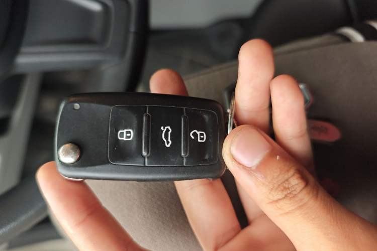 Used Skoda Rapid 2016 1.6L Manual Front-Wheel-Drive Version Vehicle Key