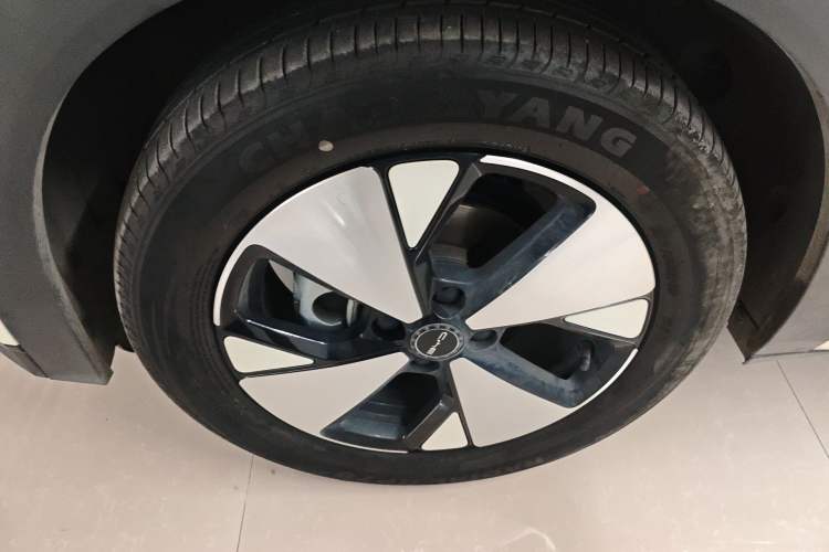 Used BYD Dolphin 2023 420 km Fashion Edition Left Front Wheel Hub