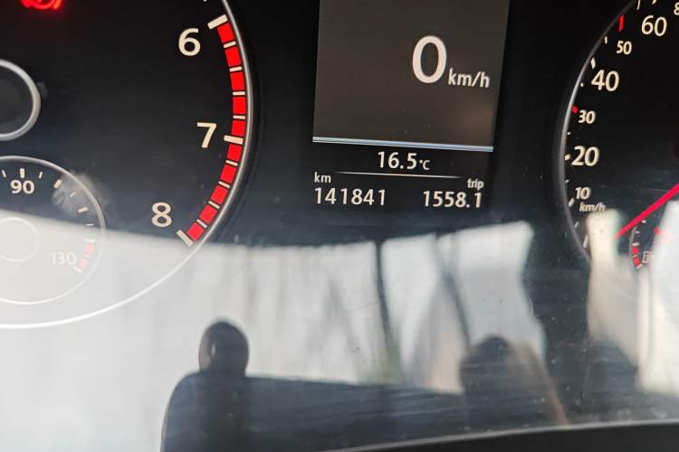 Used Volkswagen Passat 2013 2.0 TSI DSG Prestige Edition Odometer Close Up