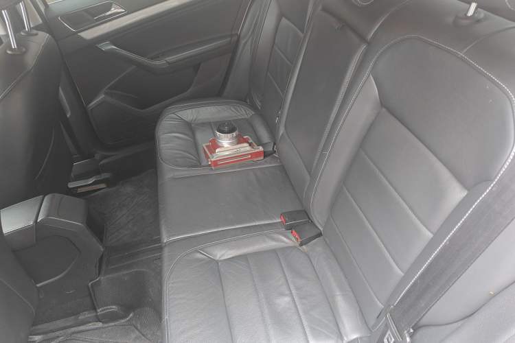 Used Volkswagen Gran Lavida 2015 1.6L Automatic Comfort Edition Left Rear Seat