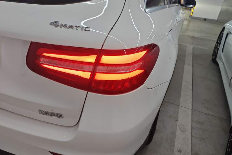 Used Mercedes-Benz GLC 2017 GLC 260 4MATIC Luxury Model