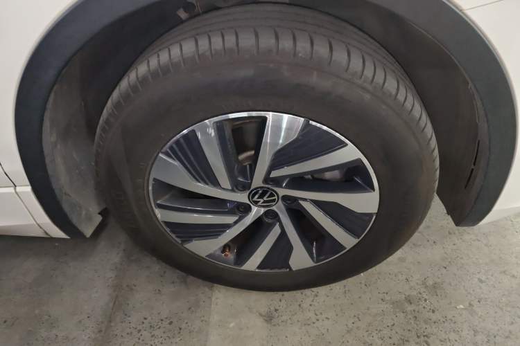 Used Volkswagen Tiguan L New Energy 2021 430 PHEV Plug-in Hybrid Flagship Edition Right Front Wheel Hub