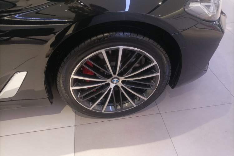 Used BMW 5 Series 2022 Second Facelift 530Li Leading Edition M Sport Package
