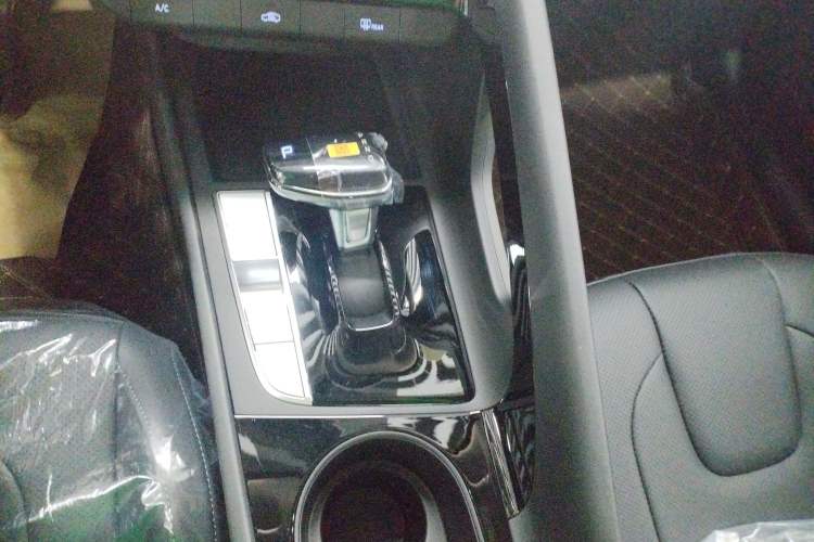 Used Hyundai Elantra 2023 1.5L CVT GLX Elite Edition Gear Lever