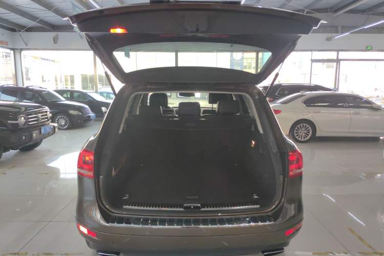 Used Volkswagen Touareg 2015 3.0 TSI Comfort Model