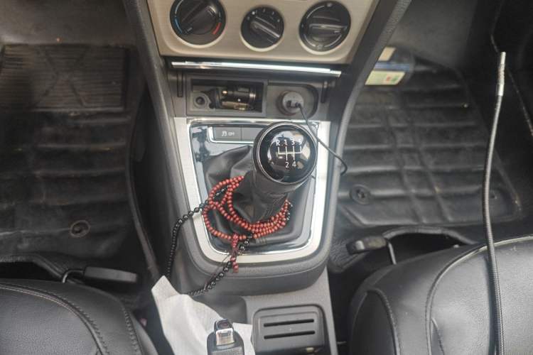 Used Volkswagen Lavida 2013 Restyled Classic 1.6L Manual Comfort Edition