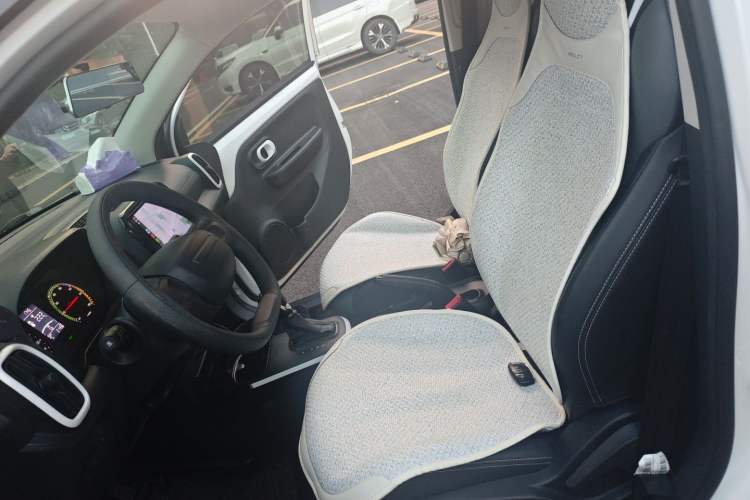 Used Roewe Clever 2022 311km QiQi BoBo Edition Left Front Seat