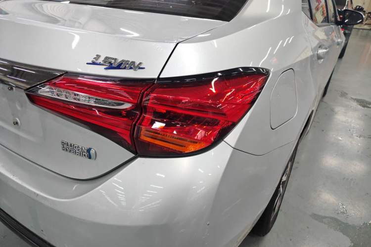 Used Toyota Levin Hybrid E+ 2019 1.8L GS E-CVT Elite Model with Sunroof Right Rear Taillight