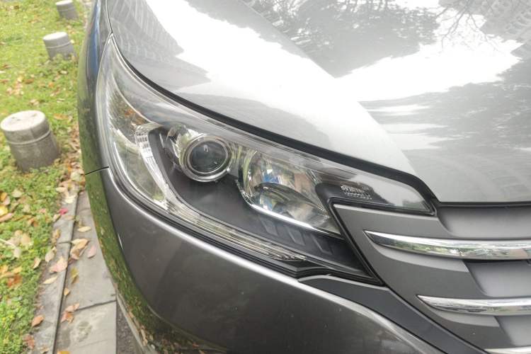 Used Honda CR-V 2012 2.4L four-wheel drive luxury version Right Front Headlight