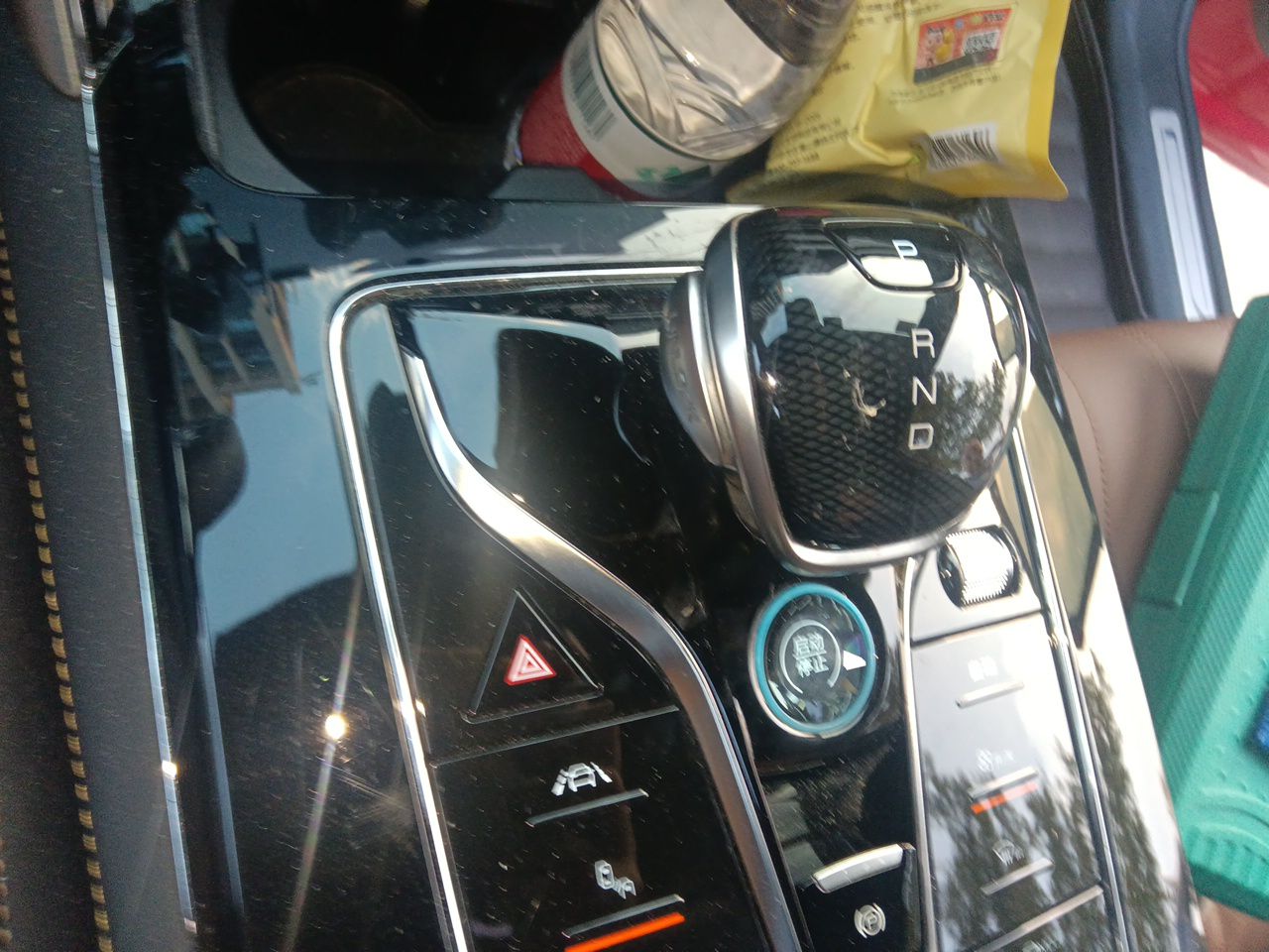 BYD Tang New Energy 2021 DM-i 112KM Prestige Model - Executive — снимка 14