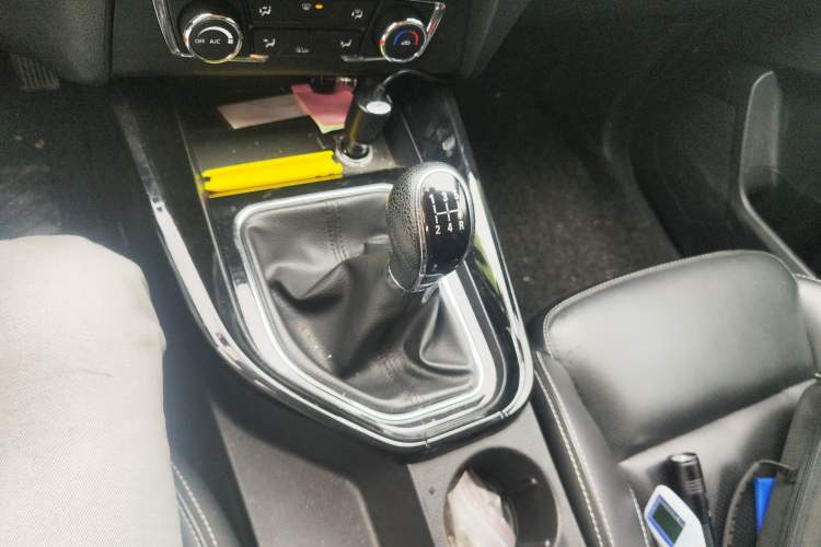 Used Dongfeng Fengon S560 2018 1.8L Manual Urban Model 7 Seats