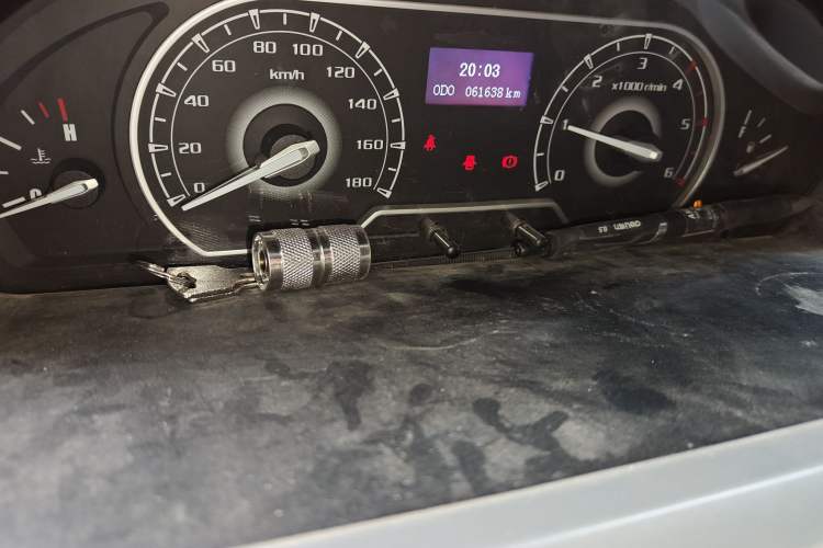 Used SAIC MAXUS Xintu V80 2023 2.0T Manual Classic Aoyuntong Short Wheelbase Ultra-Low Roof 5/6-Seater