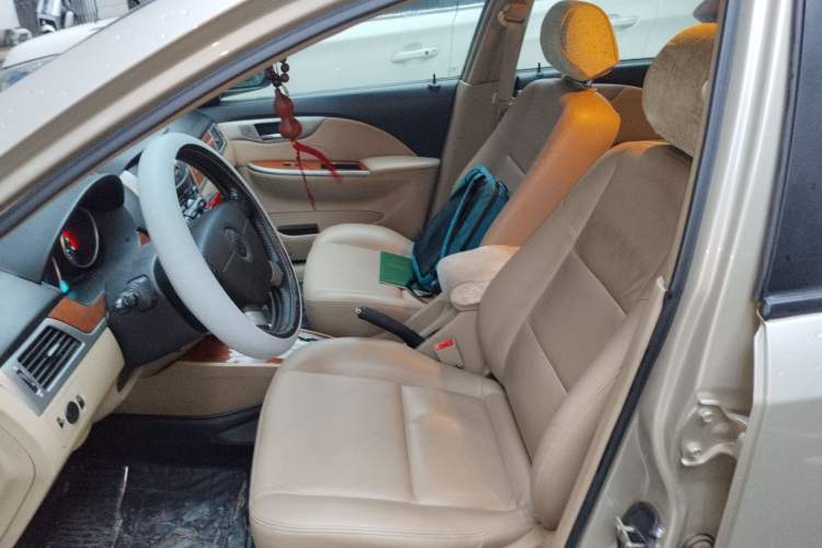 Used Buick Excelle 2011 1.6 LE-AT Left Front Seat