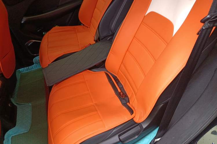 Used JETOUR X90 2019 1.5T Automatic Smart Enjoyment 6-Seater Emission Standard China V Left Rear Seat