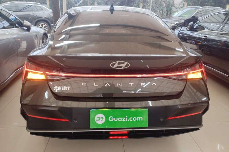 Used Hyundai Elantra 2023 1.5L CVT LUX Prestige Edition

