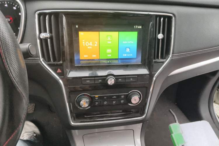 Used Roewe RX5 2016 20T Two-Wheel Drive Manual Flagship Edition