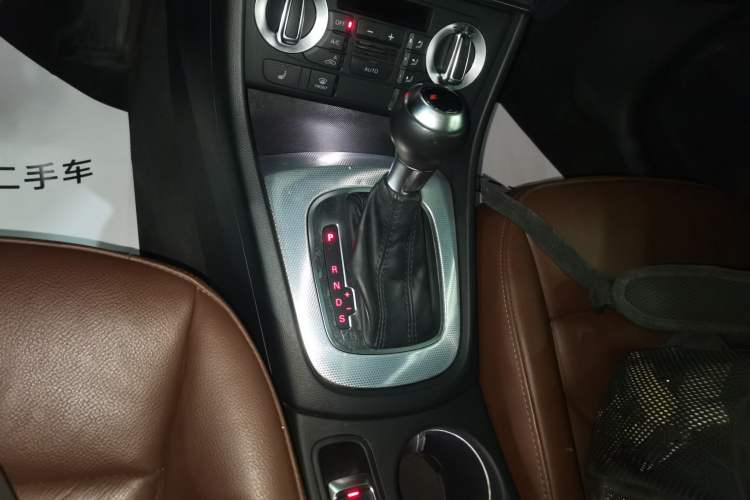 Used Audi Q3 2015 35 TFSI quattro Technology Edition Gear Lever