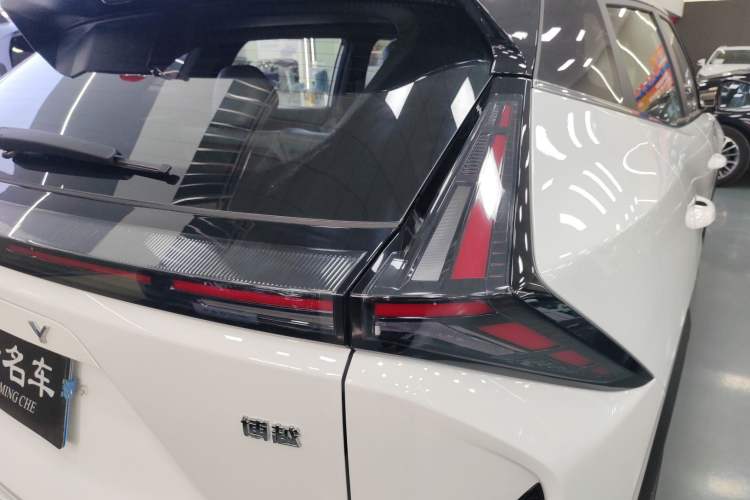 Used Geely Auto Emgrand X7 Sport 2026 Model 1.5TD Aspirational Exterior 3