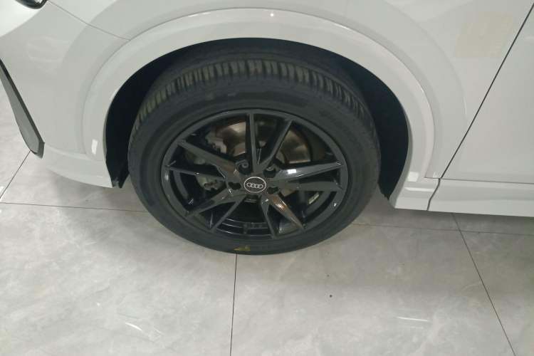 Used Audi Q2L 2023 35TFSI Progressive Dynamic Edition
