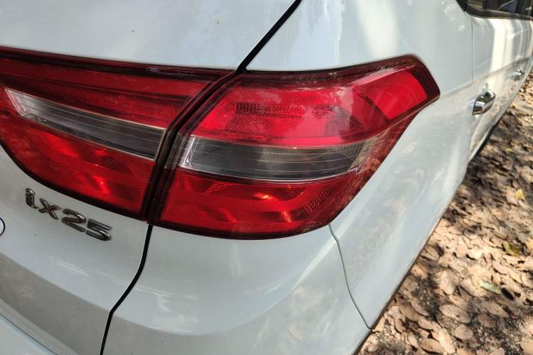 Used Hyundai ix25 2015 1.6L Automatic Two-Wheel Drive Smart GLS Trim Right Rear Taillight