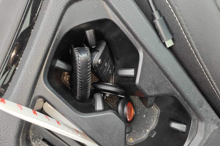 Used Volkswagen Tiguan L 2019 Updated Version 330TSI Automatic Two-Wheel Drive Panoramic Comfort Edition China VI Standard
