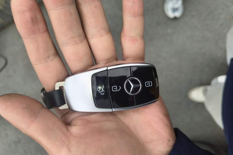 Used Mercedes-Benz E-Class 2019 E 260 L Sport Edition Vehicle Key