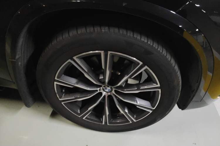 Used BMW X5 2022 xDrive 30Li Luxury M Sport Package