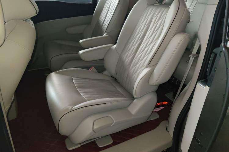 Used Buick GL8 2021 Land Cruiser Executive Class 652T Luxury Model