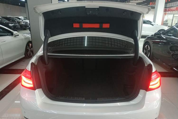 Used BMW 3 Series 2017 320Li Fashion Model
