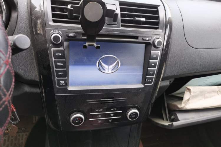 Used HYOSOW S3 2015 1.5L Luxury Model China V Standard
