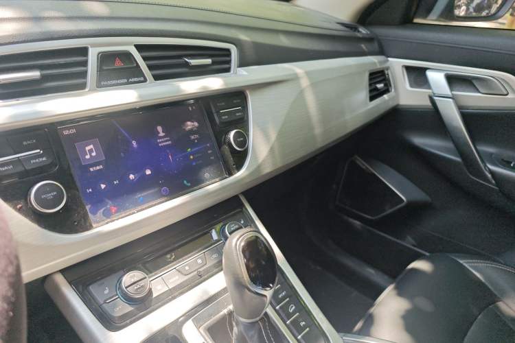 Used Geely Auto Emgrand X7 Sport 2018 1.8TD Automatic Two-Wheel Drive Smart Connect 4G Internet Edition