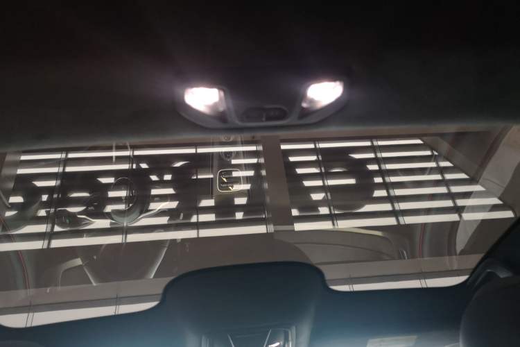 Used ORA Lightning Cat 2024 Dark Night Edition 555km Prestige Version Headliner