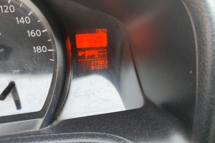 Used Nissan NV200 2011 1.6L 232 Seats Zunya Trim Odometer Close Up