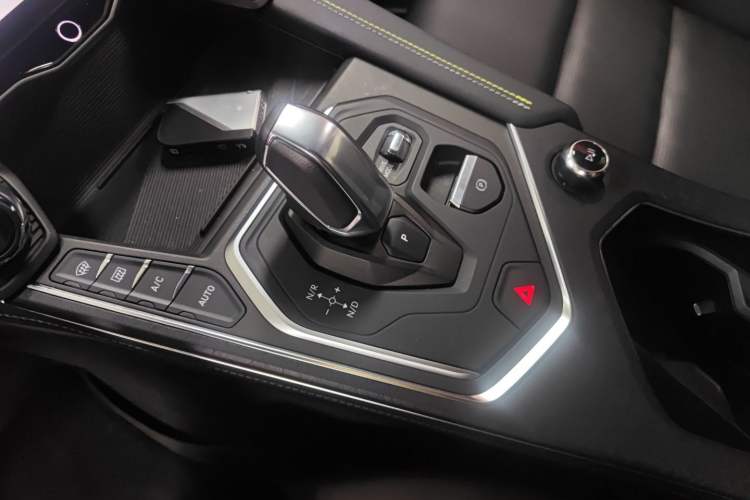 Used Lynk & Co 05 2023 2.0TD Two-Wheel Drive Shine Halo
