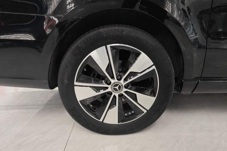 Used Mercedes-Benz V-Class 2021 V 260 Prestige Edition Right Rear Wheel Hub